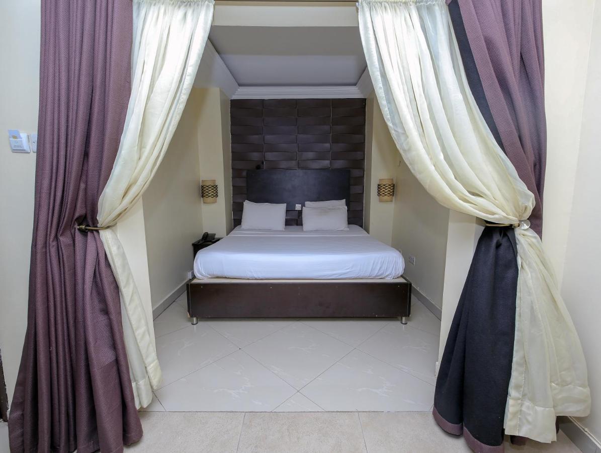 Ksf Place Alaka Lagos Exterior photo